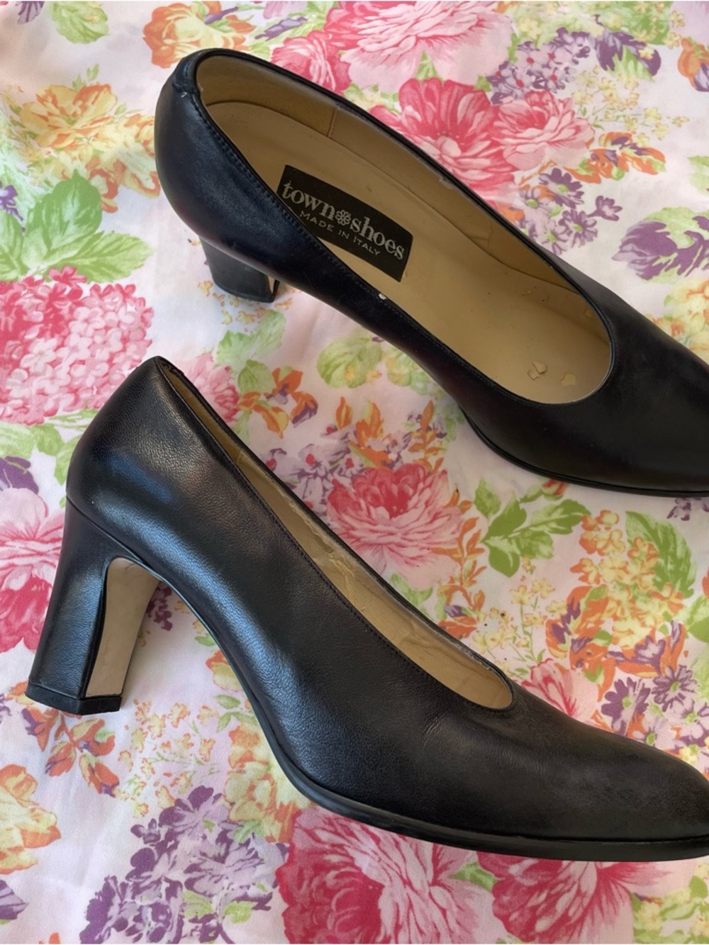 Vintage Italian Leather Black Pumps